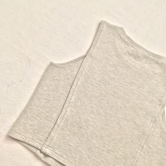 Gray Tank Top - Picture 4 of 6